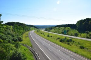 I-86/NY 17 looking east from bridge on Doorley Road